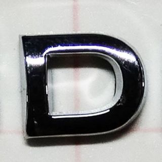 Lettre adhésive chromée D